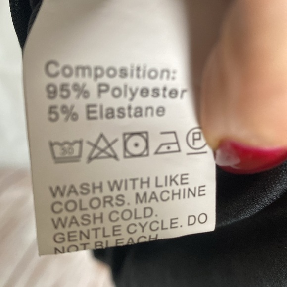 Black dress - Picture 4 of 6